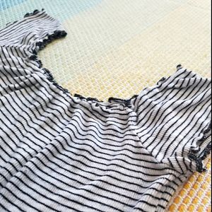 Garage - Cute Crop Top with Scrunched Edges